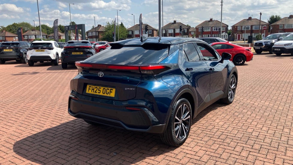 Toyota C-HR 2.0 PHEV Excel 5dr CVT Hatchback - Image 46