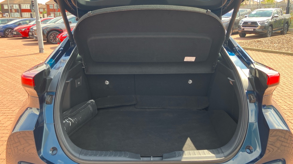 Toyota C-HR 2.0 PHEV Excel 5dr CVT Hatchback - Image 56