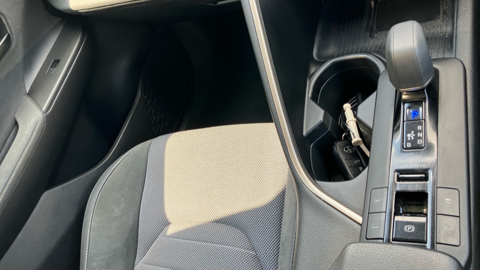 Toyota C-HR 2.0 PHEV Excel 5dr CVT Hatchback - Image 61