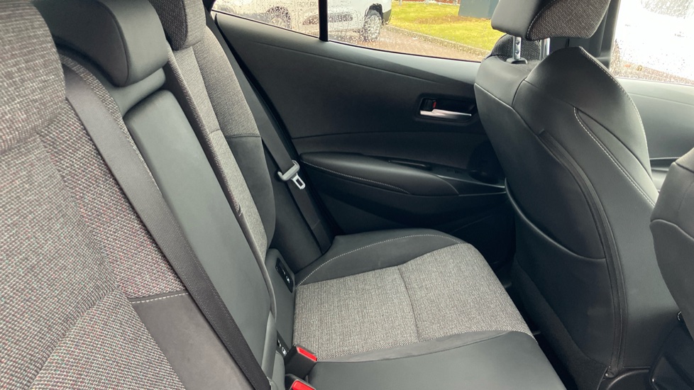 Toyota Corolla 1.8 Hybrid Design 5dr CVT Hybrid Hatchback - Image 8