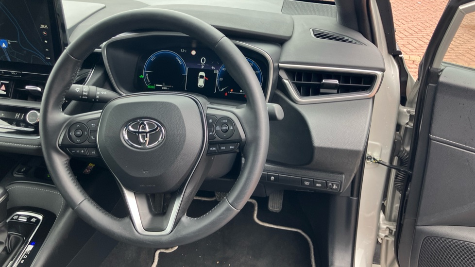 Toyota Corolla 1.8 Hybrid Design 5dr CVT Hybrid Hatchback - Image 10