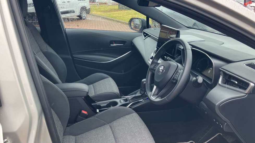 Toyota Corolla 1.8 Hybrid Design 5dr CVT Hybrid Hatchback - Image 12
