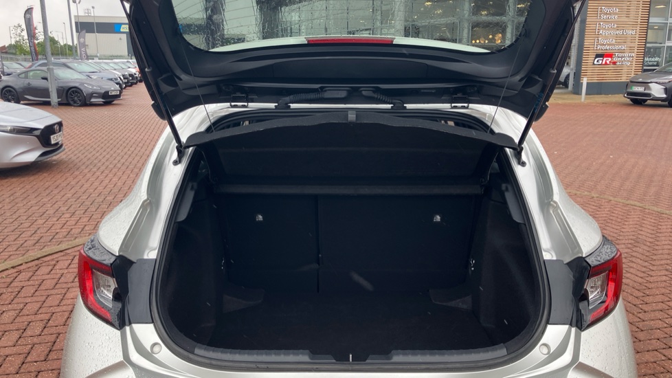 Toyota Corolla 1.8 Hybrid Design 5dr CVT Hybrid Hatchback - Image 13