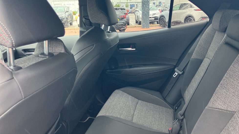 Toyota Corolla 1.8 Hybrid Design 5dr CVT Hybrid Hatchback - Image 15