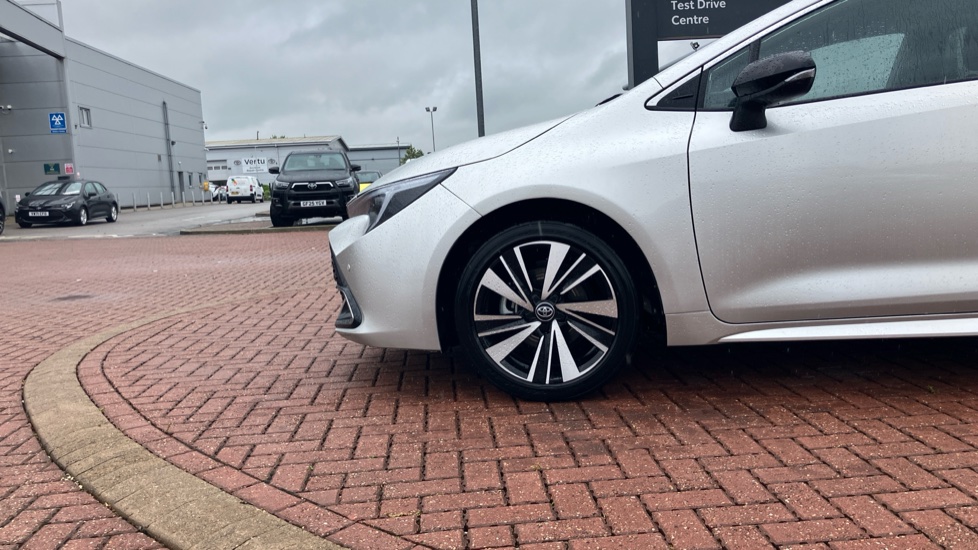 Toyota Corolla 1.8 Hybrid Design 5dr CVT Hybrid Hatchback - Image 25