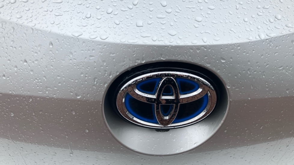 Toyota Corolla 1.8 Hybrid Design 5dr CVT Hybrid Hatchback - Image 49