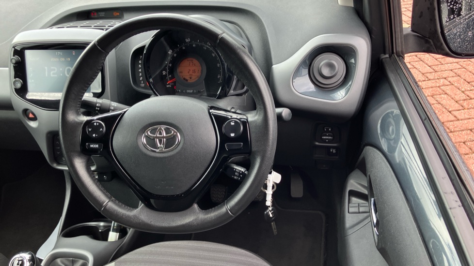 Toyota Aygo 1.0 VVT-i X-Trend 5dr Petrol Hatchback - Image 10