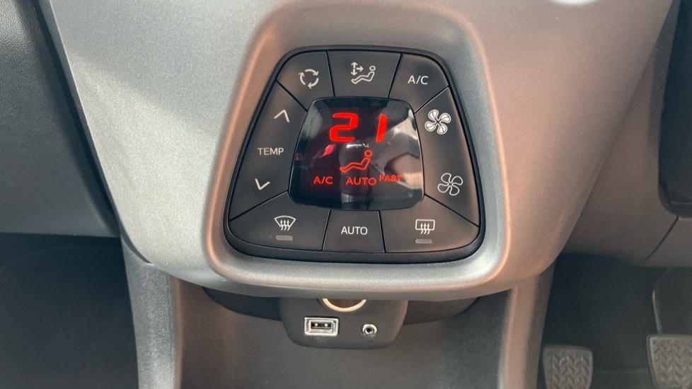 Toyota Aygo 1.0 VVT-i X-Trend 5dr Petrol Hatchback - Image 33