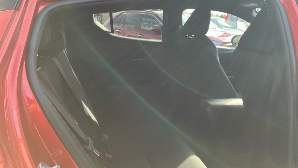 Toyota C-HR 1.8 Hybrid Design 5dr CVT Hybrid Hatchback - Image 8
