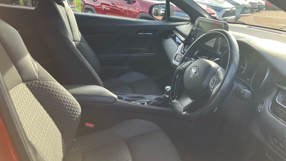 Toyota C-HR 1.8 Hybrid Design 5dr CVT Hybrid Hatchback - Image 12