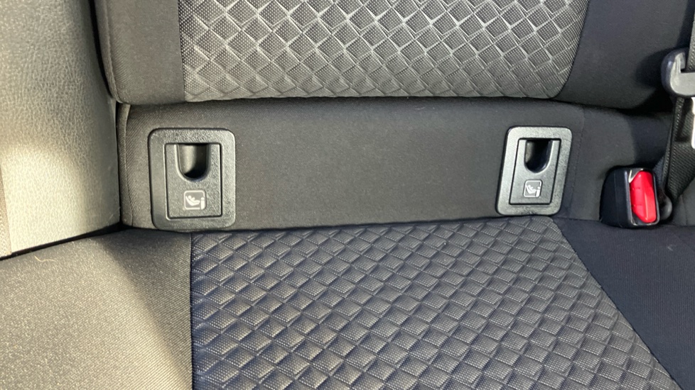 Toyota C-HR 1.8 Hybrid Design 5dr CVT Hybrid Hatchback - Image 14
