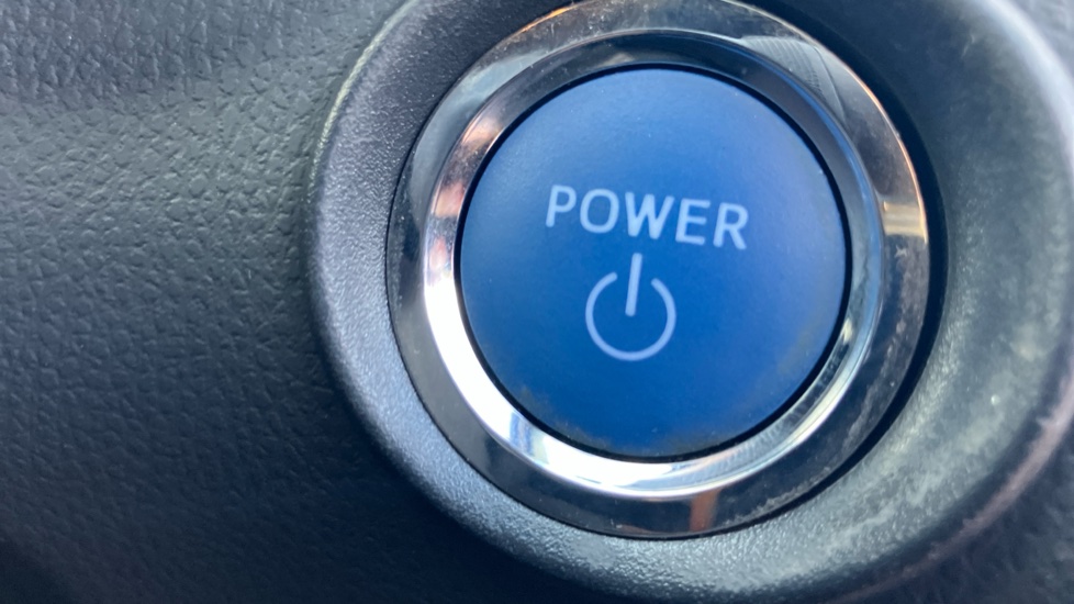 Toyota C-HR 1.8 Hybrid Design 5dr CVT Hybrid Hatchback - Image 16