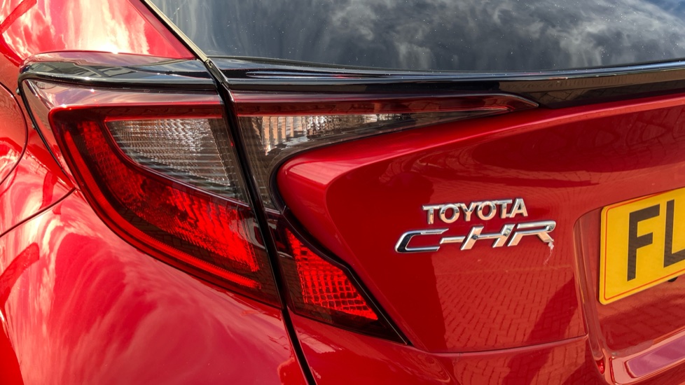 Toyota C-HR 1.8 Hybrid Design 5dr CVT Hybrid Hatchback - Image 21