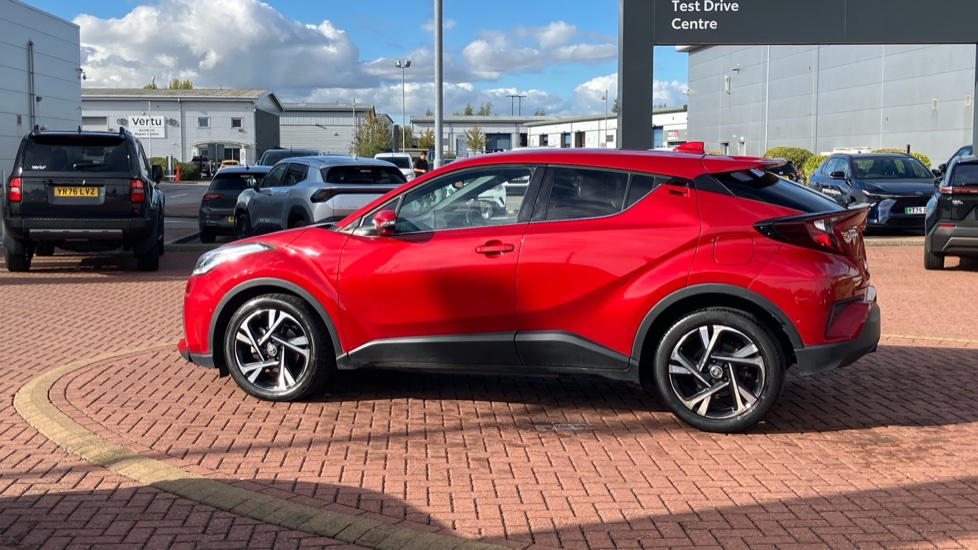 Toyota C-HR 1.8 Hybrid Design 5dr CVT Hybrid Hatchback - Image 24