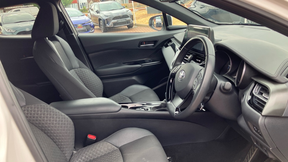 Toyota C-HR 1.8 Hybrid Excel 5dr CVT Hybrid Hatchback - Image 12