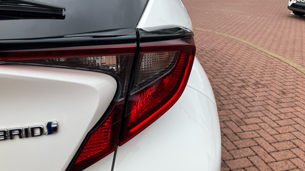 Toyota C-HR 1.8 Hybrid Excel 5dr CVT Hybrid Hatchback - Image 21