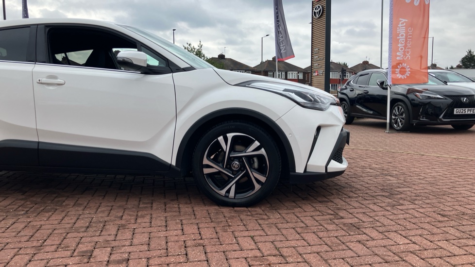 Toyota C-HR 1.8 Hybrid Excel 5dr CVT Hybrid Hatchback - Image 25