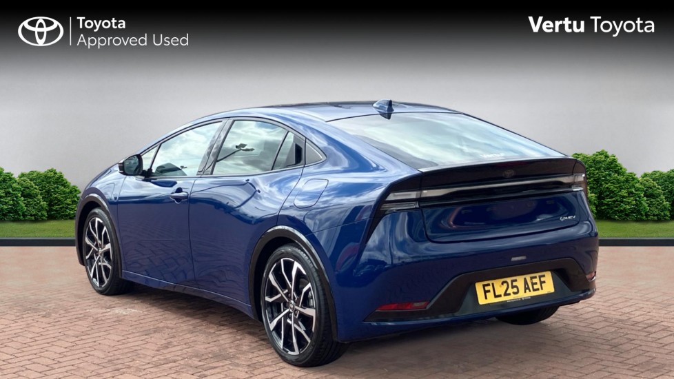 Toyota Prius 2.0 PHEV Excel 5dr CVT Hatchback - Image 4