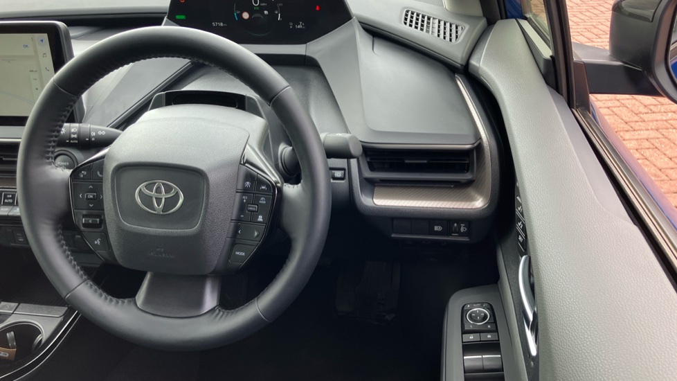 Toyota Prius 2.0 PHEV Excel 5dr CVT Hatchback - Image 10