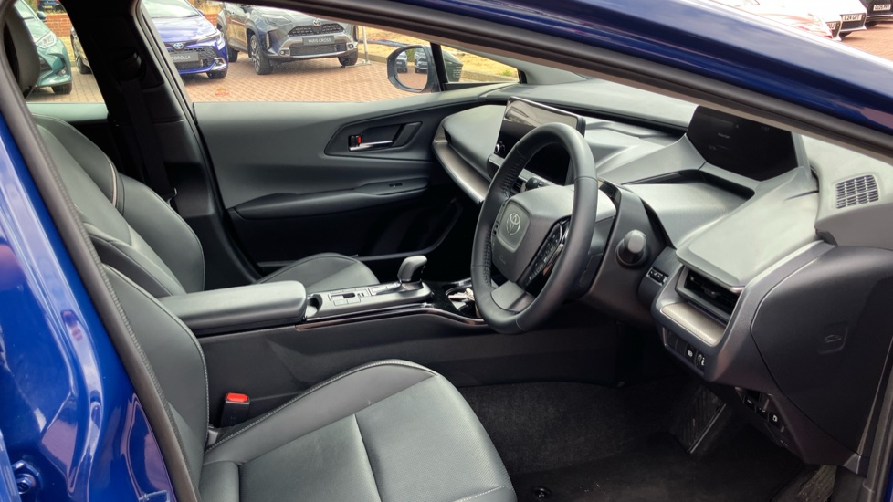 Toyota Prius 2.0 PHEV Excel 5dr CVT Hatchback - Image 12