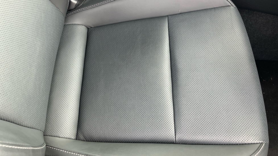Toyota Prius 2.0 PHEV Excel 5dr CVT Hatchback - Image 17