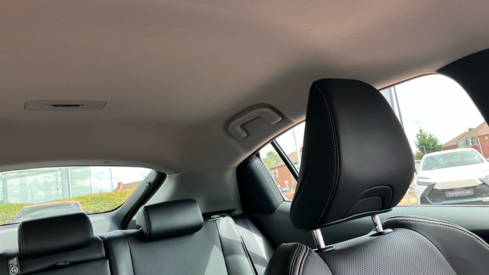 Toyota Prius 2.0 PHEV Excel 5dr CVT Hatchback - Image 19