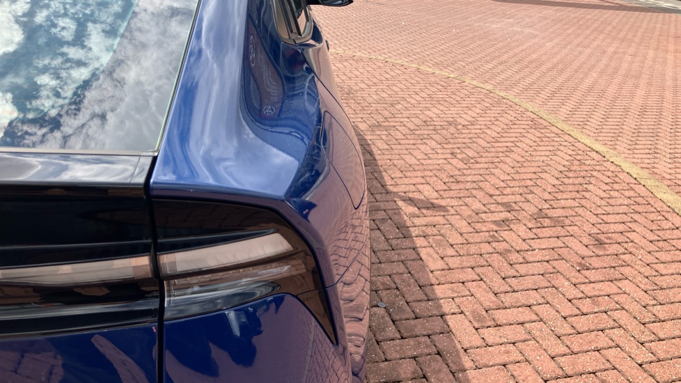 Toyota Prius 2.0 PHEV Excel 5dr CVT Hatchback - Image 21