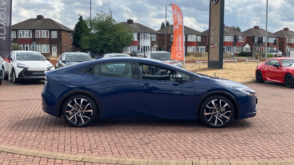 Toyota Prius 2.0 PHEV Excel 5dr CVT Hatchback - Image 23