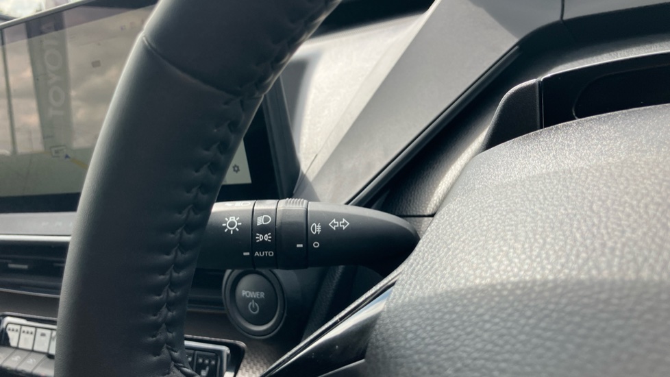 Toyota Prius 2.0 PHEV Excel 5dr CVT Hatchback - Image 32