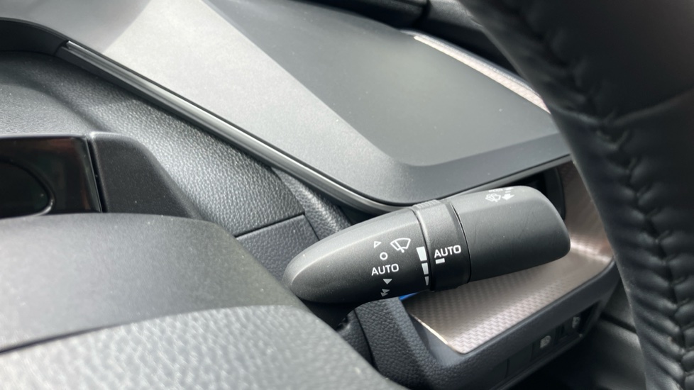 Toyota Prius 2.0 PHEV Excel 5dr CVT Hatchback - Image 33