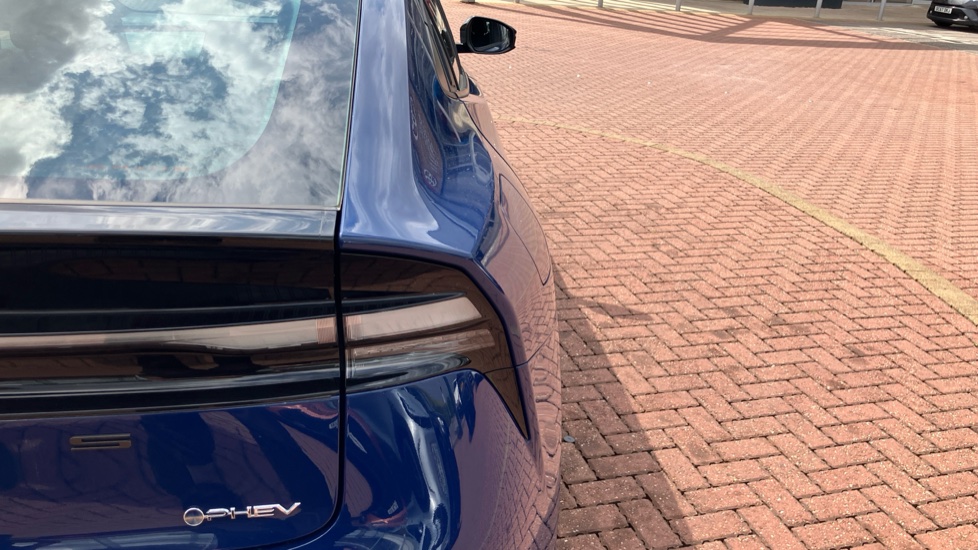 Toyota Prius 2.0 PHEV Excel 5dr CVT Hatchback - Image 37