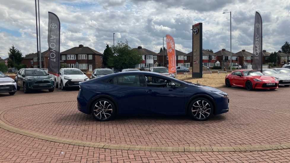 Toyota Prius 2.0 PHEV Excel 5dr CVT Hatchback - Image 44