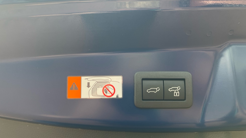 Toyota Prius 2.0 PHEV Excel 5dr CVT Hatchback - Image 48