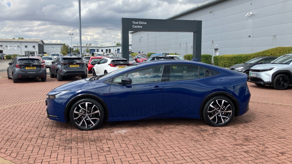 Toyota Prius 2.0 PHEV Excel 5dr CVT Hatchback - Image 52