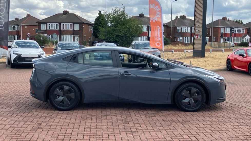 Toyota Prius 2.0 PHEV Design 5dr CVT Hatchback - Image 23
