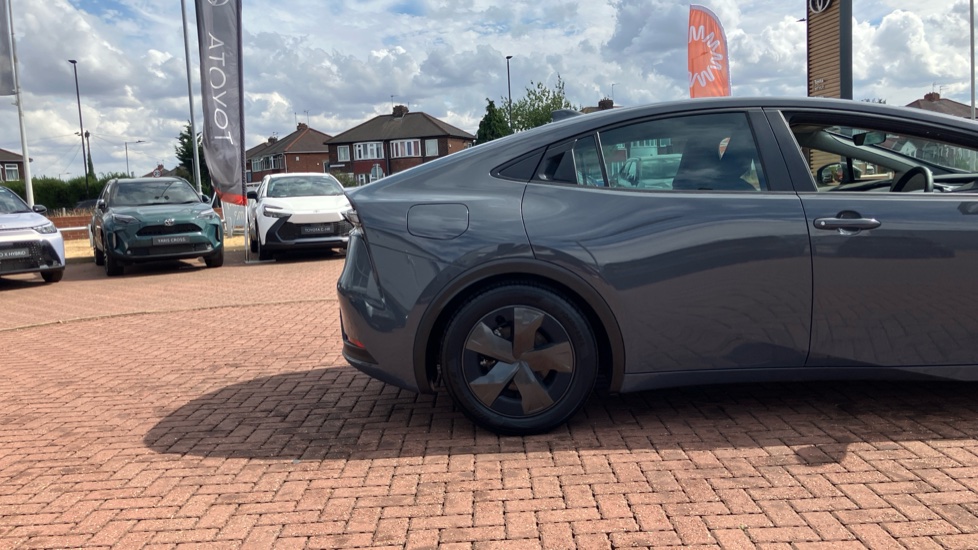 Toyota Prius 2.0 PHEV Design 5dr CVT Hatchback - Image 25