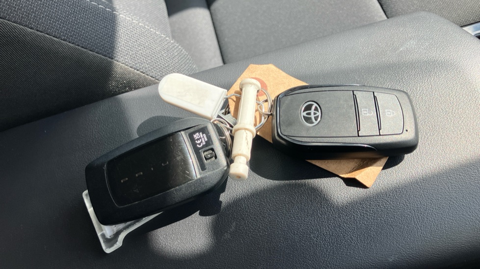 Toyota Prius 2.0 PHEV Design 5dr CVT Hatchback - Image 28
