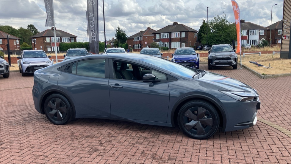 Toyota Prius 2.0 PHEV Design 5dr CVT Hatchback - Image 51