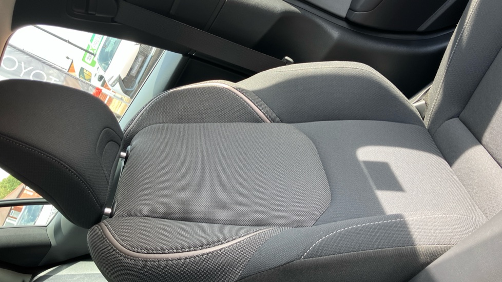 Toyota Prius 2.0 PHEV Design 5dr CVT Hatchback - Image 59