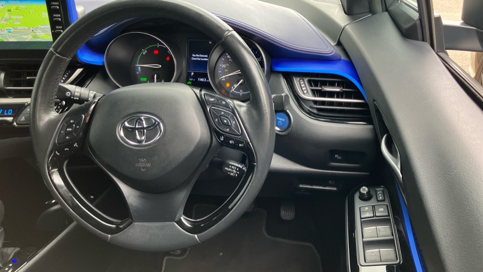 Toyota C-HR 2.0 Hybrid Dynamic 5dr CVT Hybrid Hatchback - Image 10