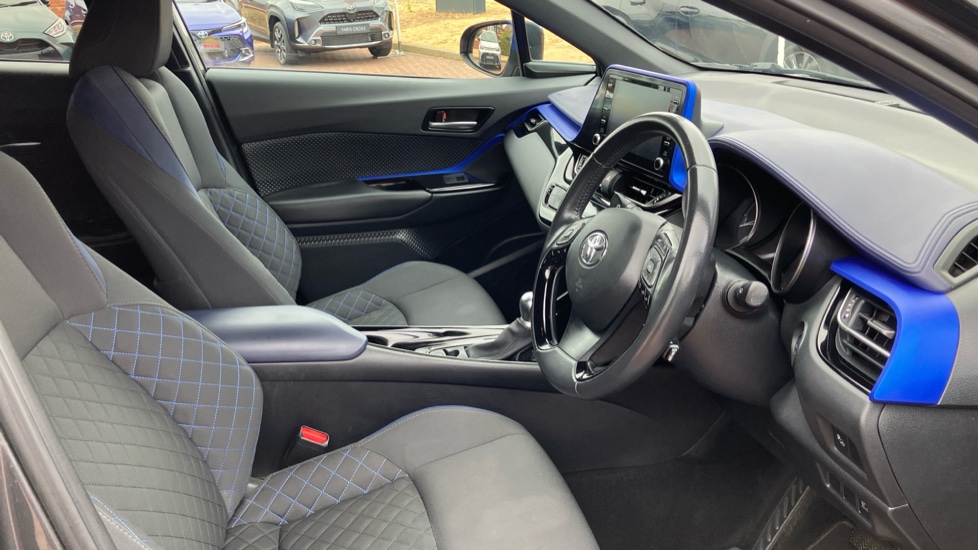 Toyota C-HR 2.0 Hybrid Dynamic 5dr CVT Hybrid Hatchback - Image 12