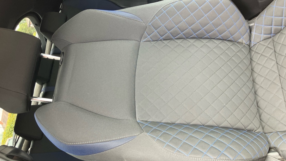 Toyota C-HR 2.0 Hybrid Dynamic 5dr CVT Hybrid Hatchback - Image 14