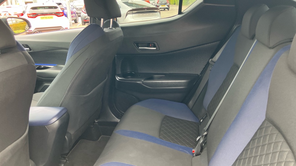 Toyota C-HR 2.0 Hybrid Dynamic 5dr CVT Hybrid Hatchback - Image 15