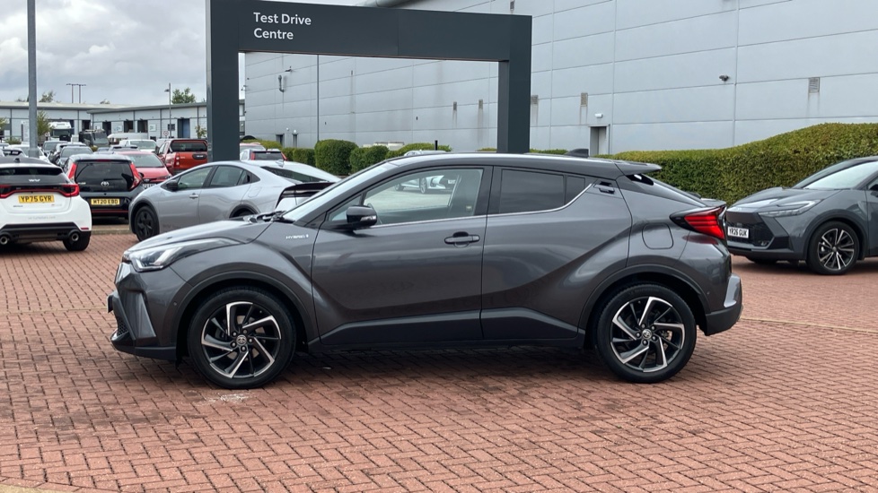 Toyota C-HR 2.0 Hybrid Dynamic 5dr CVT Hybrid Hatchback - Image 24