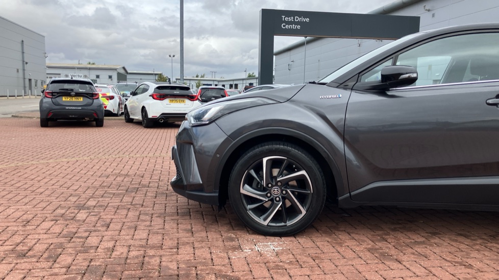 Toyota C-HR 2.0 Hybrid Dynamic 5dr CVT Hybrid Hatchback - Image 25