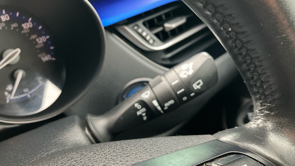 Toyota C-HR 2.0 Hybrid Dynamic 5dr CVT Hybrid Hatchback - Image 32