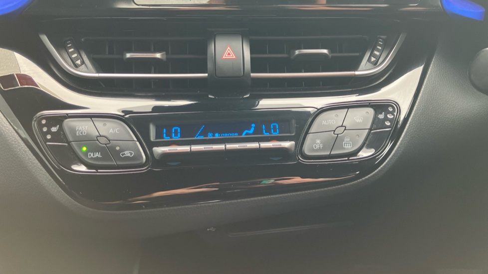 Toyota C-HR 2.0 Hybrid Dynamic 5dr CVT Hybrid Hatchback - Image 33