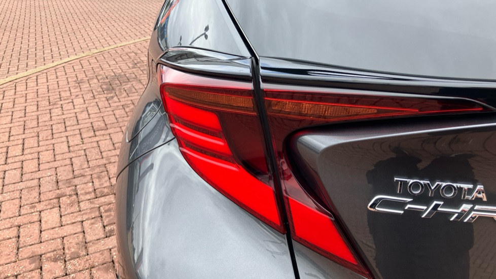 Toyota C-HR 2.0 Hybrid Dynamic 5dr CVT Hybrid Hatchback - Image 36