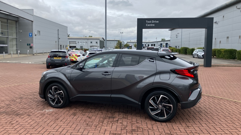 Toyota C-HR 2.0 Hybrid Dynamic 5dr CVT Hybrid Hatchback - Image 47