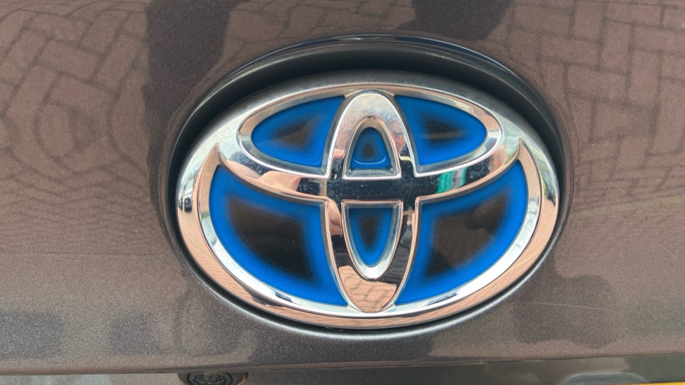 Toyota C-HR 2.0 Hybrid Dynamic 5dr CVT Hybrid Hatchback - Image 52